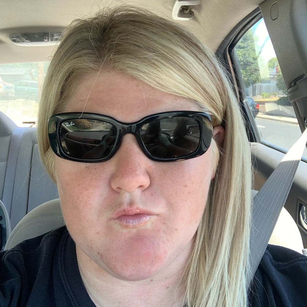 Meet your Posher, Jennifer